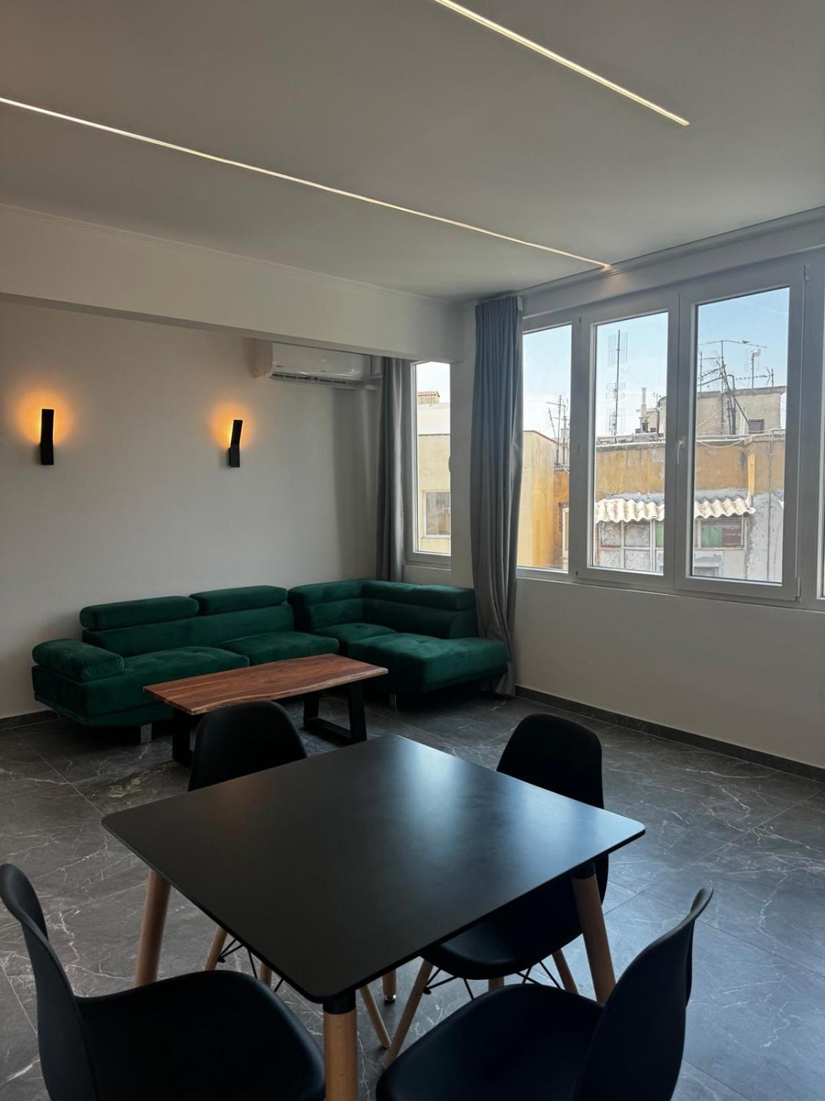 La Dolce Vita-Your Urban Stay Tesalonika Bagian luar foto