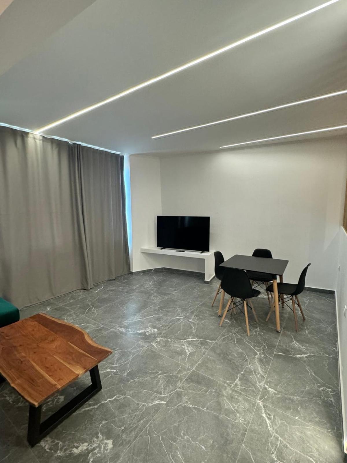 La Dolce Vita-Your Urban Stay Tesalonika Bagian luar foto